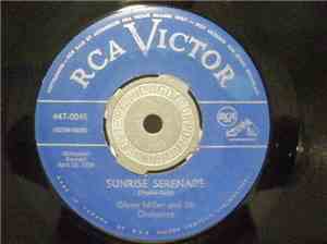 Glenn Miller And His Orchestra - Moonlight Serenade / Sunrise Serenade