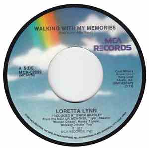 Loretta Lynn - Walking With My Memories