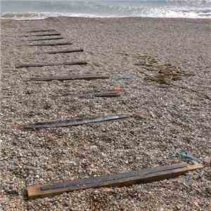 Fennesz - On A Desolate Shore A Shadow Passes By