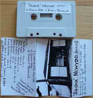 'Sgidia' Newydd - 'Sgidia' Newydd