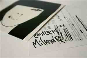 Plasteek - Milknoir
