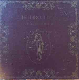 Jethro Tull - Living In The Past