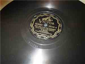 Al Bowlly - Red Sails In The Sunset / Roll Along Prairie Moon