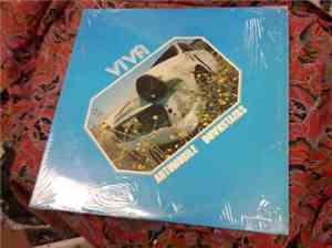 Viva  - Automobile Downstairs