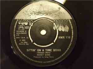 Honey Cone - Sittin' On A Time Bomb