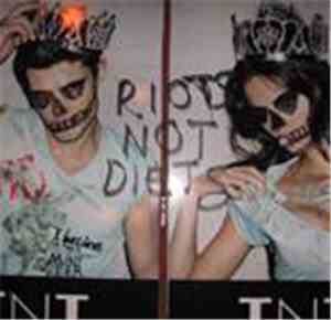 DJ Tendraw And The Gypsies Dog - Riots Not Diets