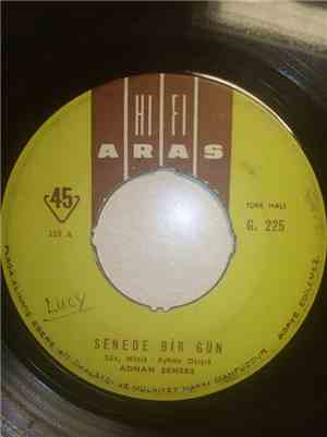Adnan Şenses - Senede Bir Gun
