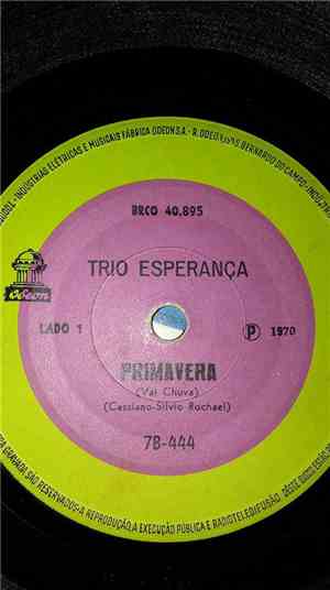 Trio Esperança - Primavera / Do Outro Lado Da Cidade