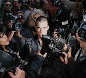 Robbie Williams - Life Thru A Lens