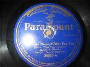 Newport Society Orchestra - The Love Nest / Let The Rest Of The World Go By