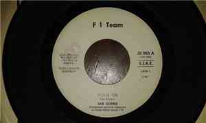 Ian Gomm / Omelet - Hold On / 30 50 70 (Medley)