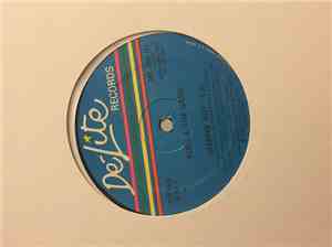 Kool & The Gang - Steppin' Out