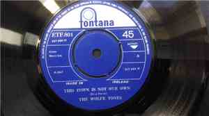 The Wolfe Tones - This Town Is Not Our Own