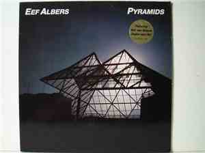 Eef Albers - Pyramids