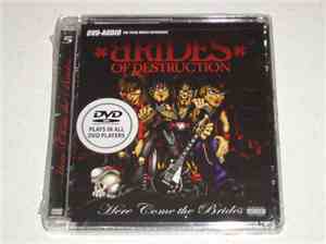 Brides Of Destruction - Here Come The Brides