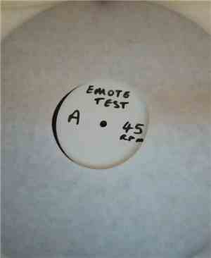 V-Neck Versus Zion Train - At The Door - Re-MIx