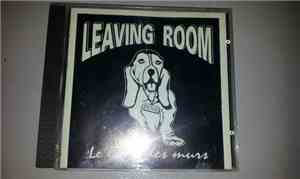 Leaving Room - Le Long Des Murs